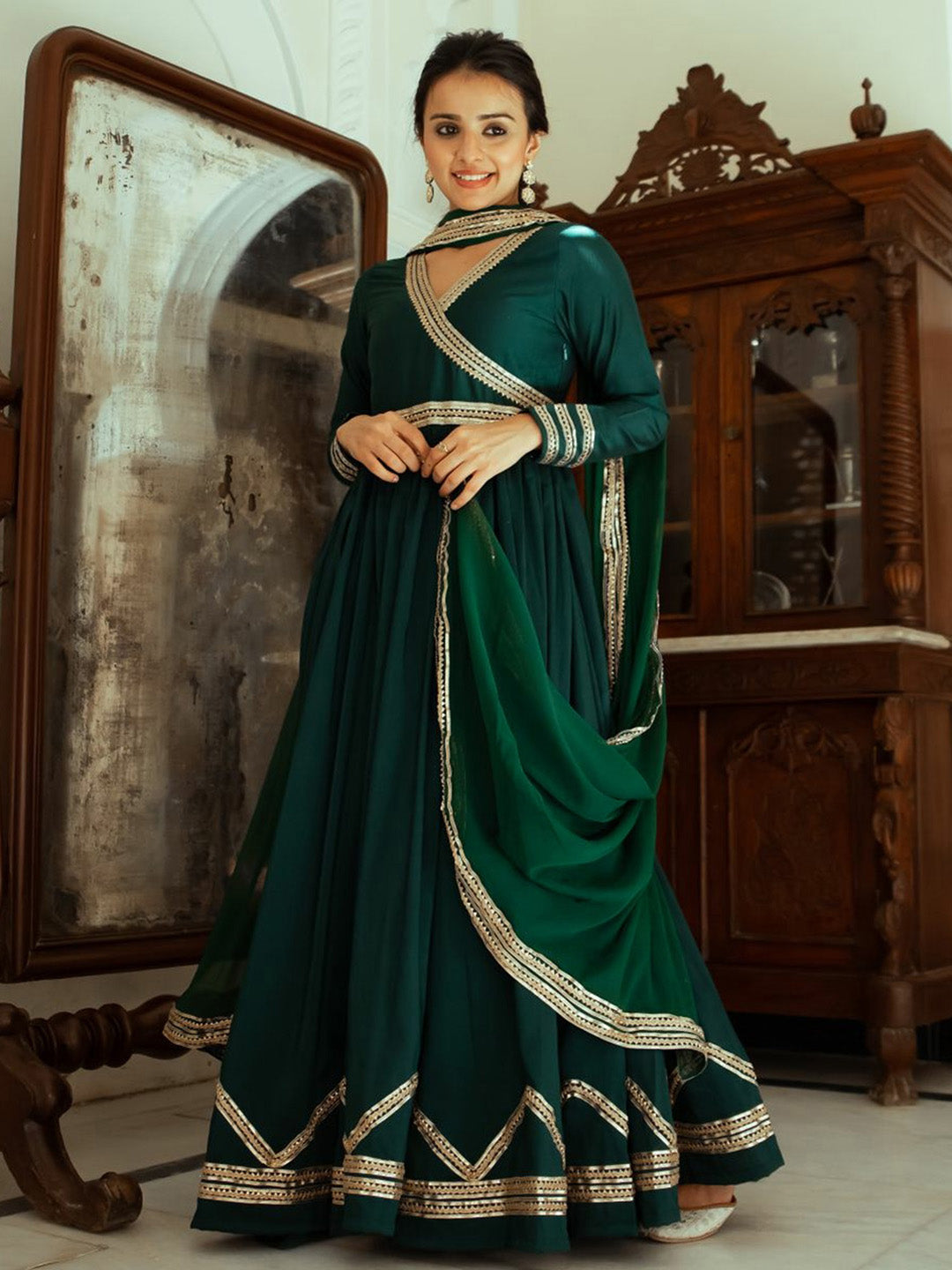 green emerald velvet dress WOMEN'S FLARED GREEN GOWN WITH LACE DUPATTA main image 0