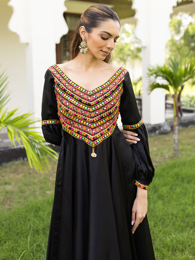 RESHAM LEHER Black Boho Kaftan