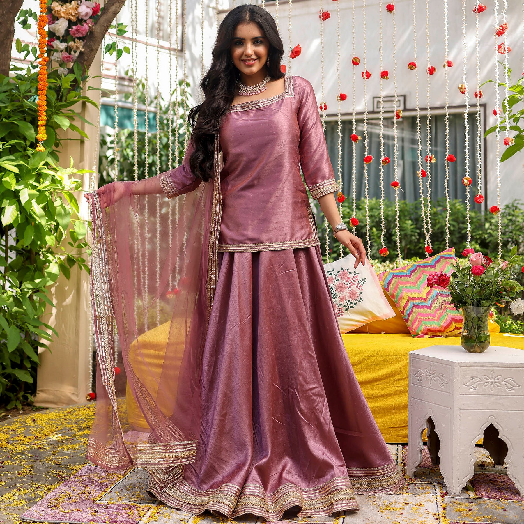 Madhuvan Pink Booti Cotton Short Kurti – fabriclane.co.in