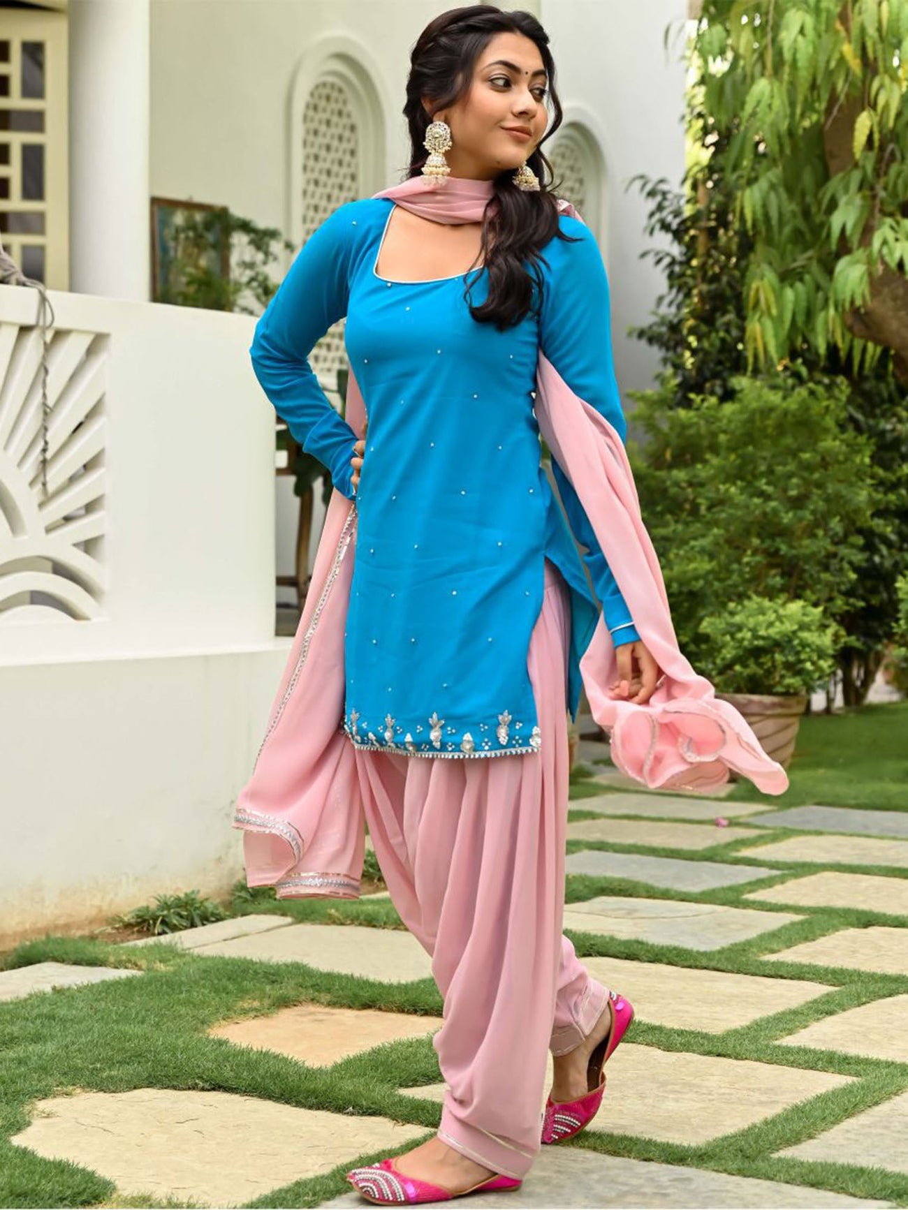 Women Navy Blue & Pink Kurta Set