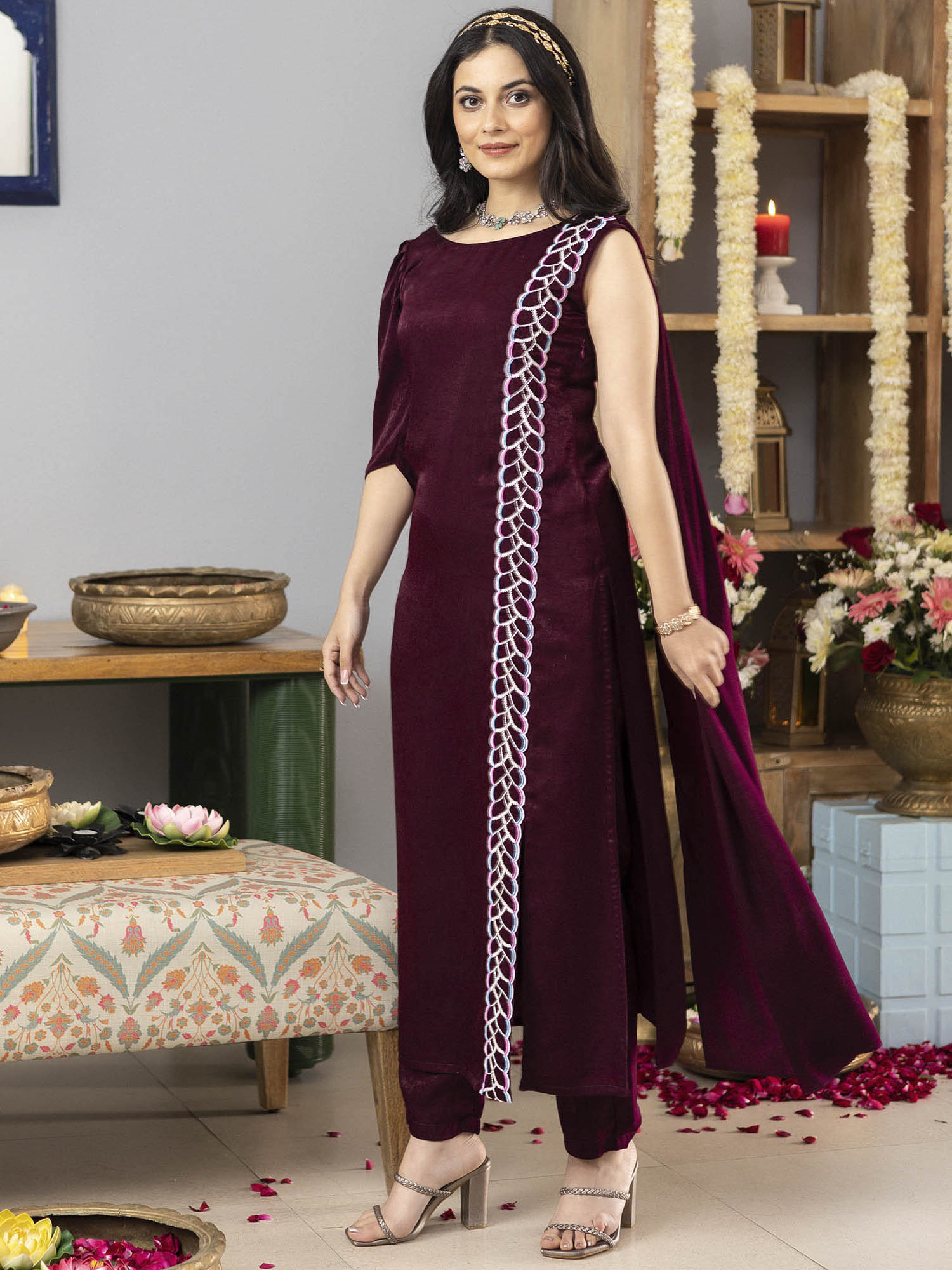Women Grey & Burgundy Printed Kurta With Trousers