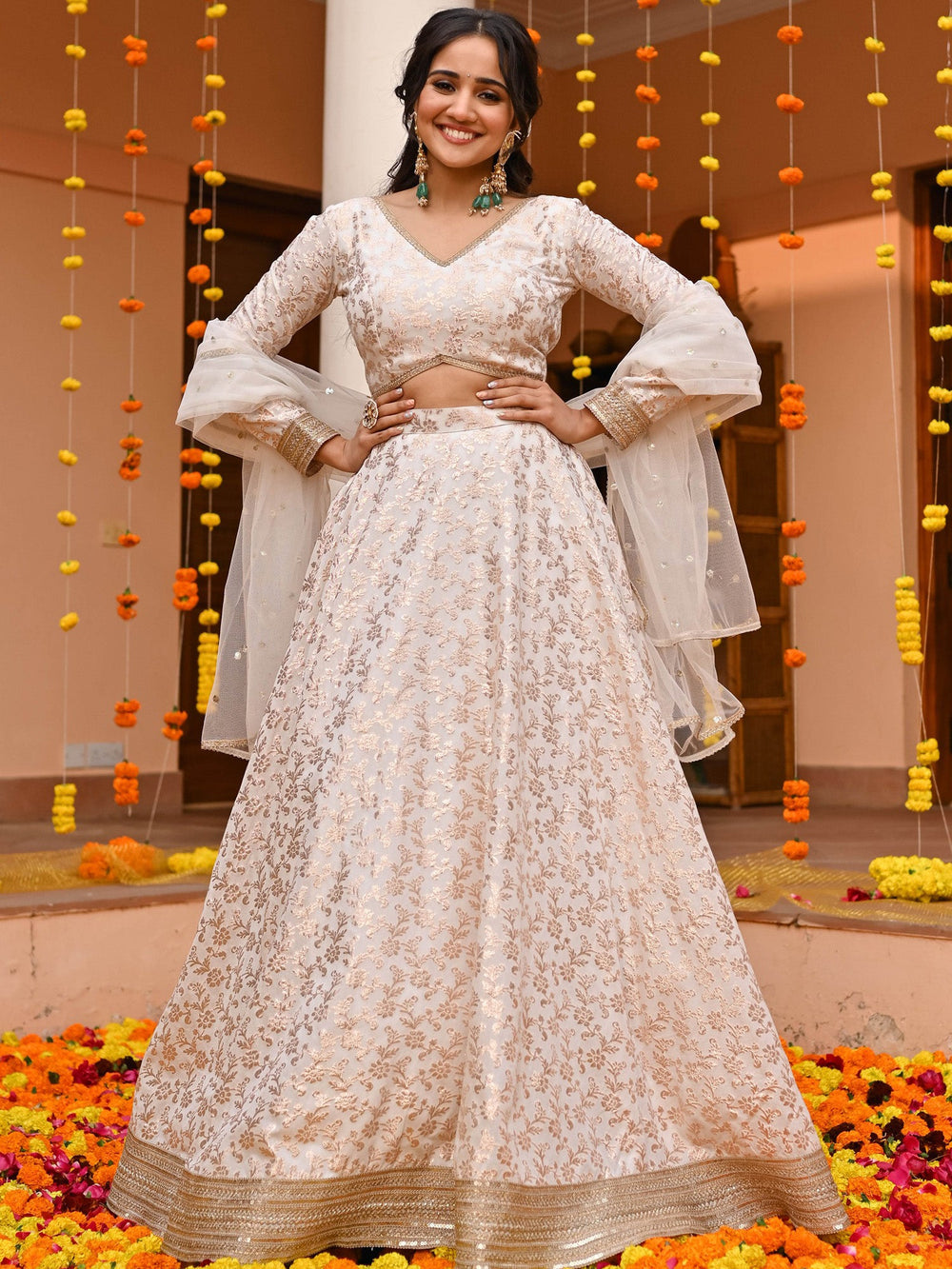 WHITE LEHENGA SET